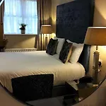 Nesbitt Arms Boutique فندق آردارا