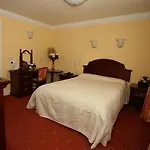Nesbitt Arms Boutique Hotel 3*