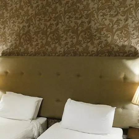 Hotel Nesbitt Arms Boutique