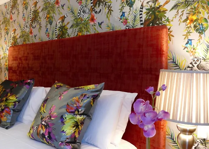 Nesbitt Arms Boutique