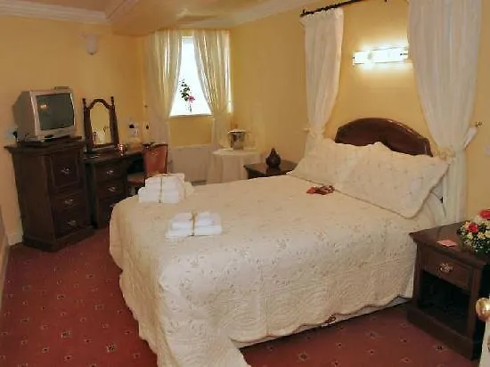 Nesbitt Arms Boutique Hotel 3*